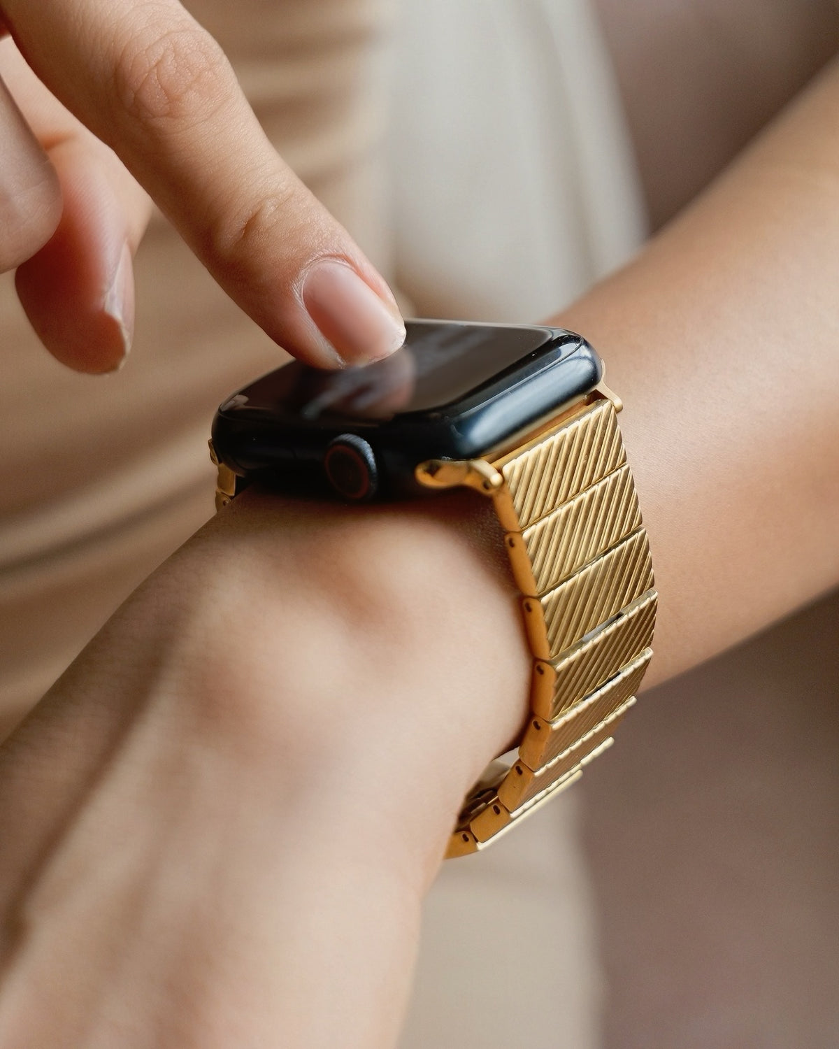 GRATITUDE  APPLE WATCH BRACELET - GOLD (ST-STEEL)