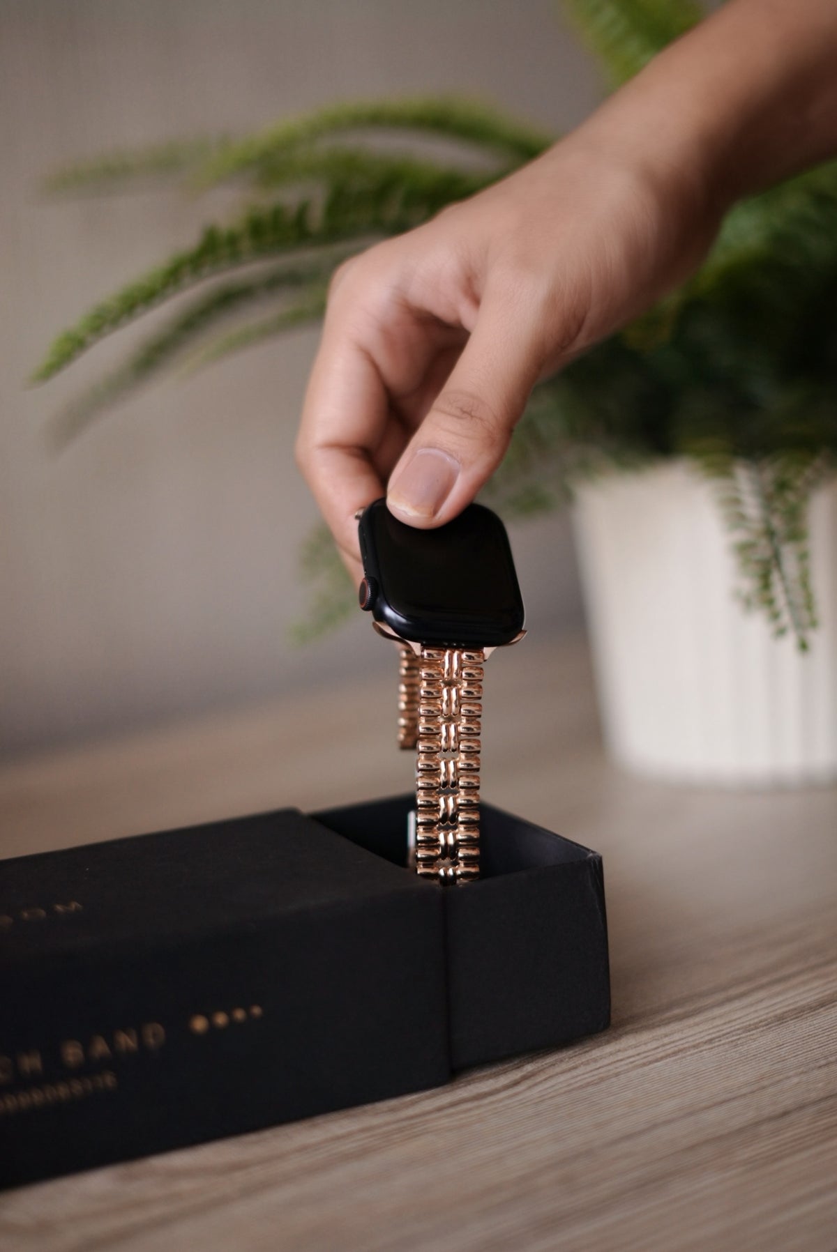 ELECTRUM ROSE GOLD APPLE WATCH BAND