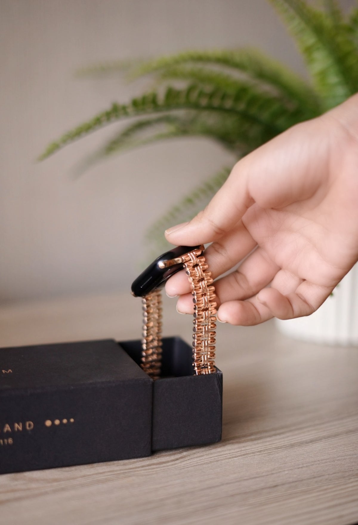 ELECTRUM ROSE GOLD APPLE WATCH BAND
