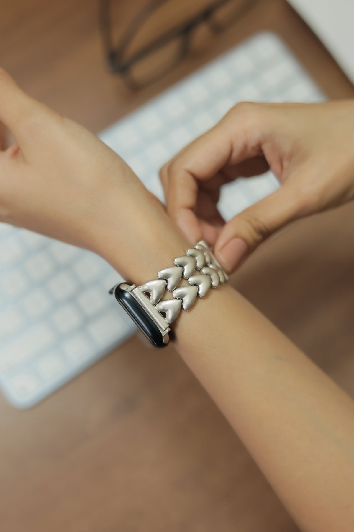 Starlight Hearts Bracelet Apple Watch Band - starlight Plated