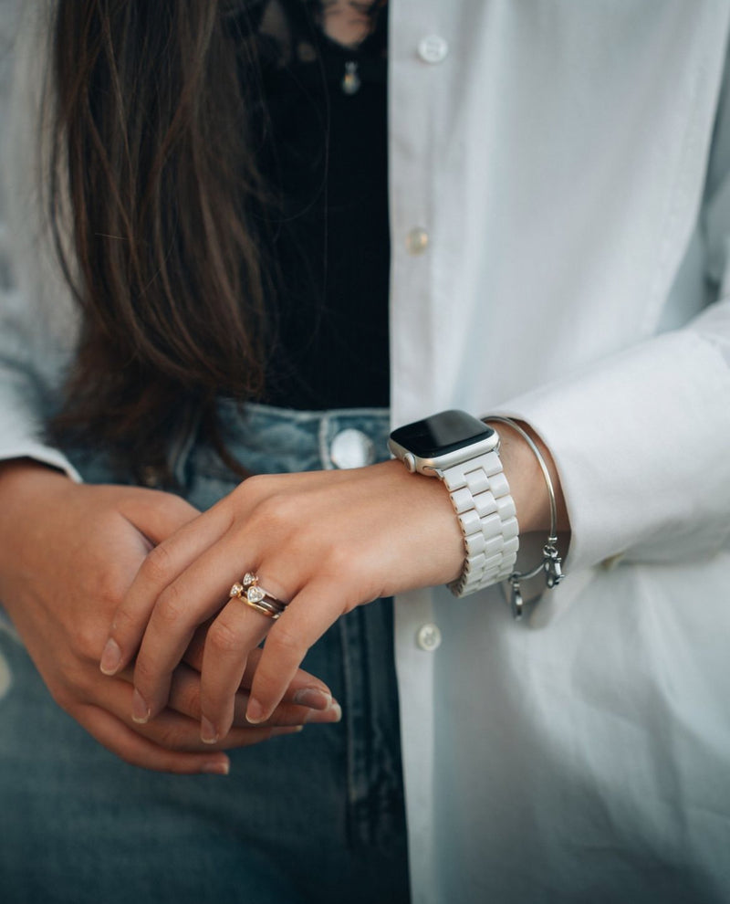 PEARL WHITE RESIN APPLE WATCHBAND