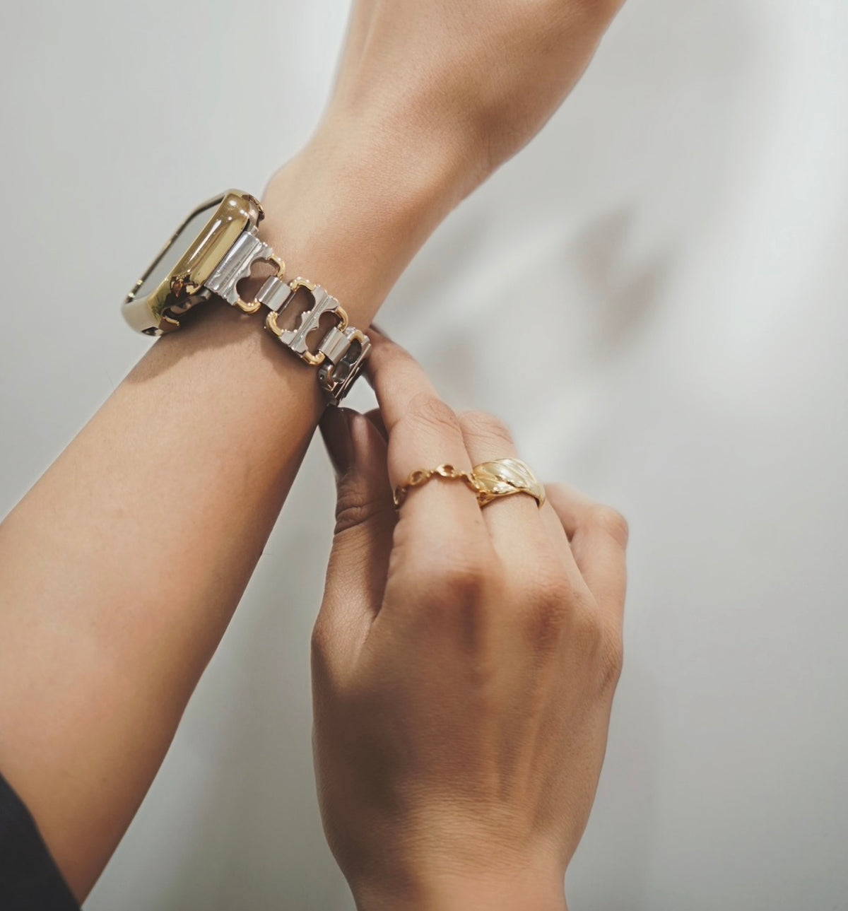 ELITE  LINK APPLE WATCH BRACELET - TWO TONE (ST-STEEL)