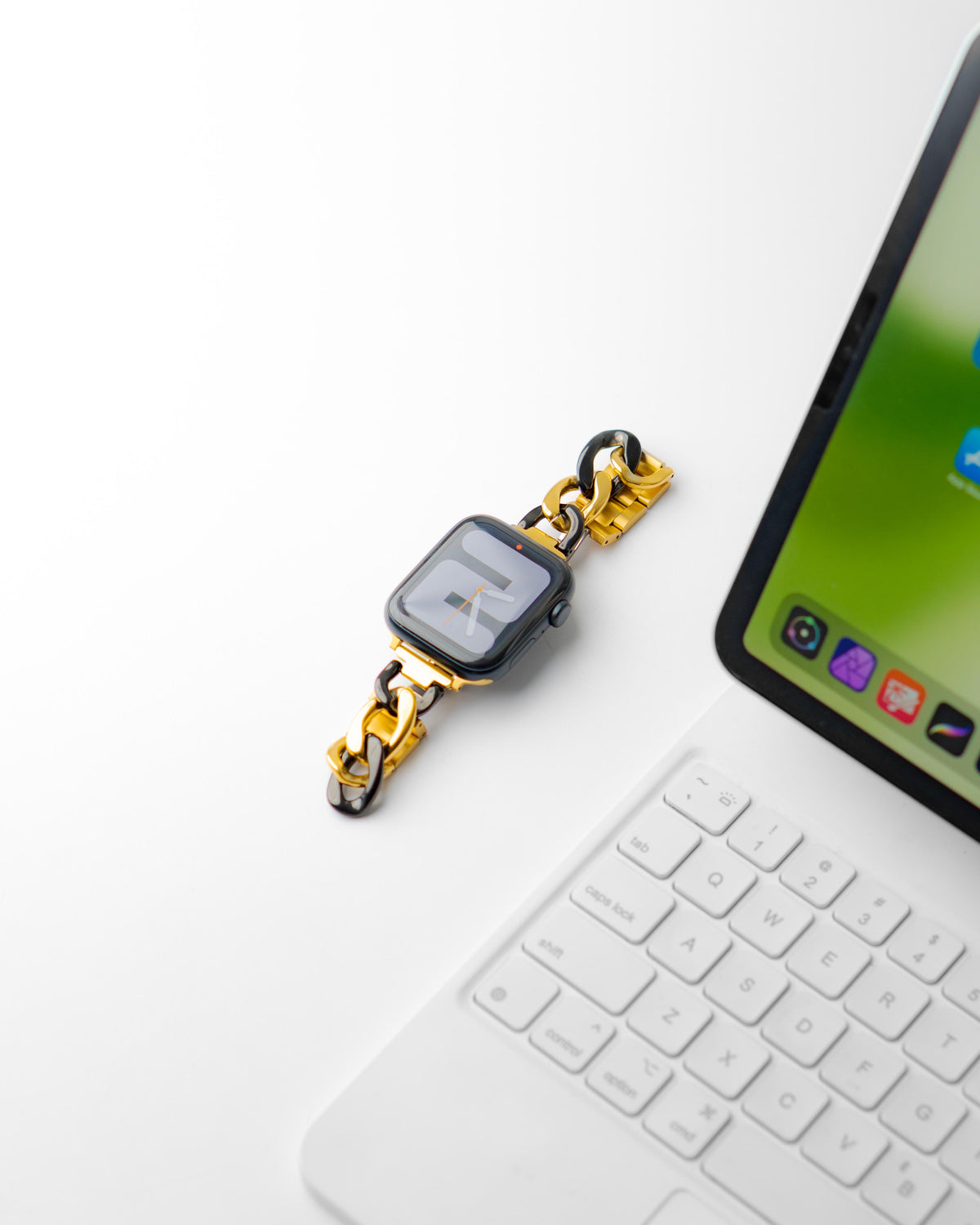 IRIS APPLE WATCH BRACELET - GOLD & BLACK  (ST-STEEL)